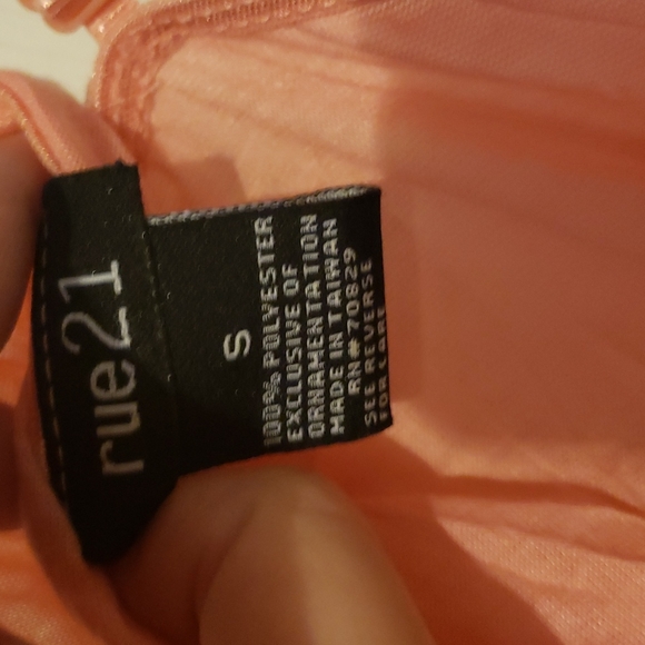 Like new light pink padded tank. - Picture 4 of 4